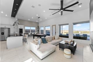 The Royal View Villa At Red Hawk - 4