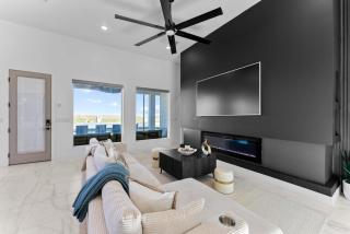 The Royal View Villa At Red Hawk - 3