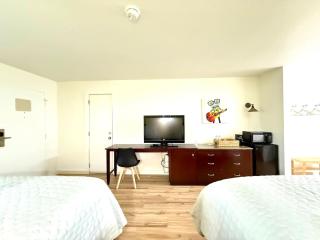 Eureka Vibes Walk to Downtown Trolley - 4