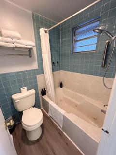 Funky Eureka Studio Walk to Downtown Trolley - 5