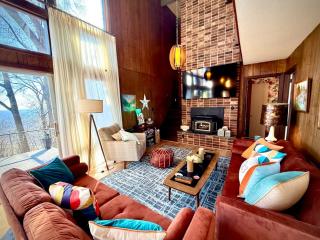 Spectacular Mountain Retreat- Serene Views!- The Groovy Groundhog - 8