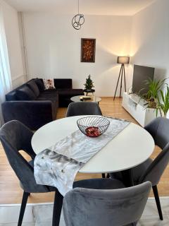 Central Square Lux Apartment - 3