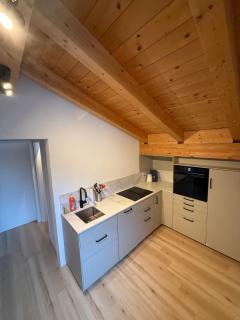 Burgener Sport Dachwohnung - 1