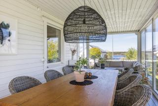 Fristående hus med stor trädgård och pool - 5