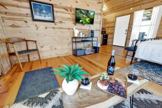 Rocky Ridge Cedar Cabin with Hot Tub & Amazing Views - 3