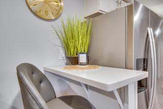 Work and Explore Downtown Tacoma! Convenient Condo - 3