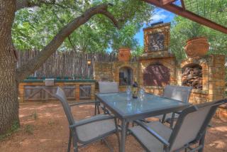 The Willows Retreat - Sleeps 17, Hot-Tubs, Close to Main Street! - 7