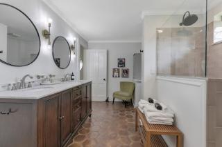 Clover Haus 2 Blks to Main St with Pool and Spa! - 1