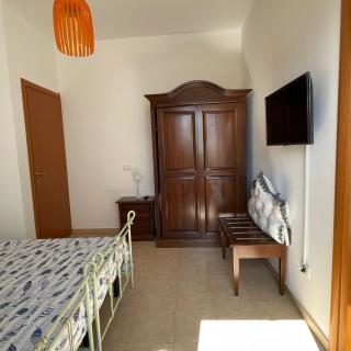 Villa Caputo con posto auto e giardino immenso - 1