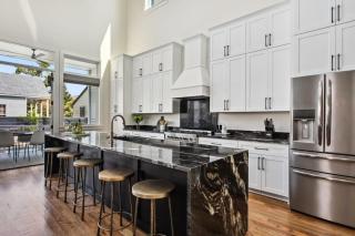 Gorgeous Grand Home with Heated Pool - 7