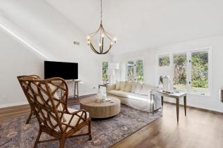 Remodeled 4-bedroom, 3- bathroom home - 5