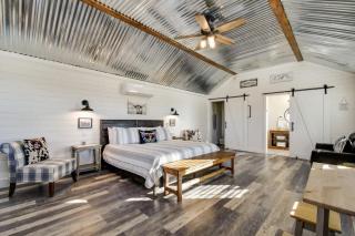 Holy Cow Cottage with Amazing Hill Country Views - 3