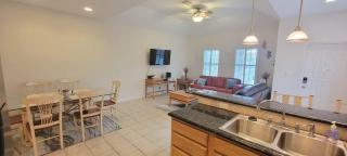 Beach & Palms condo - 7