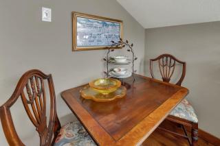 West Suite in Gillespie House -Steps to Main Street! - 8