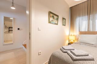 Private Building w Terrace Walk to Taksim & 6 Guests - 7