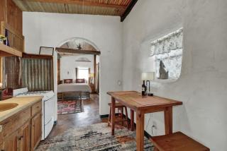 Sonora Casita Hot-Tub Four Minutes to Marktplatz! - 5