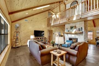 Shady Lane Lodge: Hot-Tub and Game Room Wheelchair Access - 5