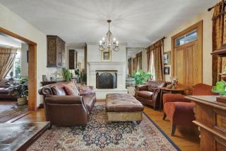 East Suite in Gillespie House -Steps to Main Street! - 6