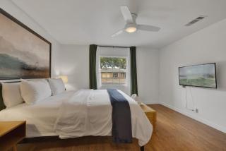 Elegant and Stylish Glenmoor Abode - 5 min to Town - Fredericksburg - 9