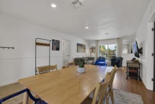 Elegant and Stylish Glenmoor Abode - 5 min to Town - Fredericksburg - 6