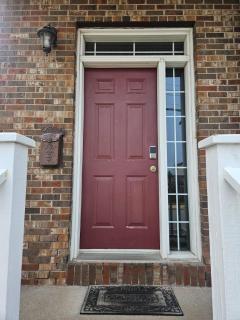Cozy & Private basement suite, centrally located - 6