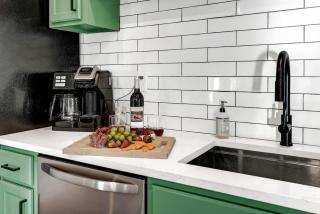 Waylons House-Hot Tub Shared Party Barn with Games - 4