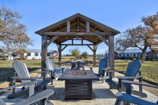 Stargazing Retreat at Lone Star Cottage - 1