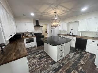 Charlie's 19th Hole - 1