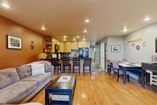 Incline Village Creekside Retreat - 9