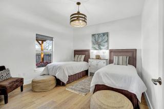 The Homestead Carriage House - 9