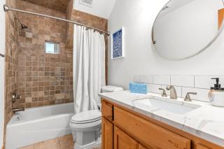 Luxurious Lake Park House: Sleeps 25, Pool, Hot-Tub, Firepit and Game Room! - 1