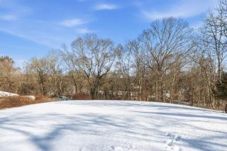 A cozy home located in beautiful Bradford, RI - 1