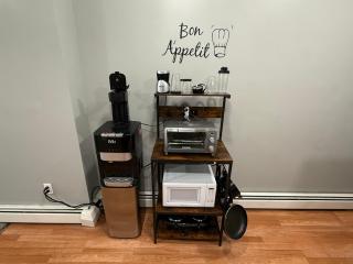 EwrBnb - Private Bedroom in Spacious Shared Apartment - 2 - 3