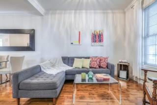 Cozy 3BR Home with 2 Kitchens plus Backyard in Leslieville - 5