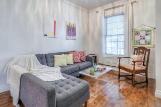 Cozy 3BR Home with 2 Kitchens plus Backyard in Leslieville - 3