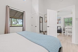 Paintbrush Waterfront Cottage - Morris Ranch - 3