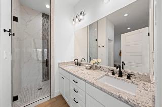 Hill Country Escape w/Views Plus, Hot-Tub and Pet Friendly! - 9