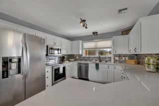 Starlight Meadows 3 mi to Downtown w/hot tub - 7