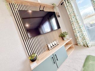The Retreat - An Luxurious Caravan in Towyn, Wales - 3