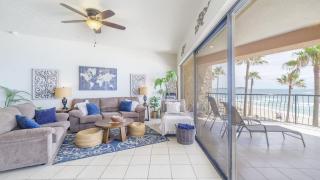 Sea's The Moment In Paradise Spacious and Chic Condo - 9