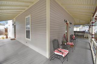 Walk to Downtown | Near Beaches | Cozy Historic Retreat - 1