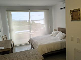 Bello Apartasuite con Piscinas y Vista al Mar, Piso 10 - 2