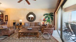 Beautifully Elegantly Decorated Ocean Front Condo - 7