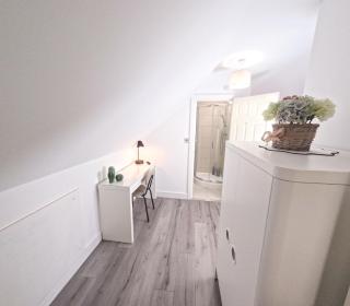 D- Cosy Private Ensuite Sheffield Centre - 5