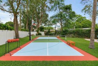 Resort Style Backyard Pool Sport Court Putt Putt - Seminole - 9