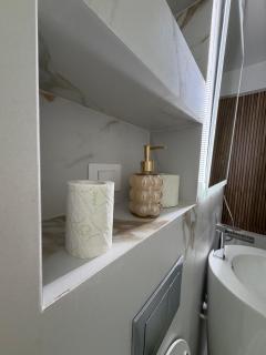 Apartament de Lux cu Terasă la Lac Rediu La 5 Minute de Moldova Mall - 3