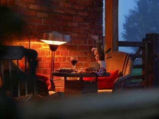 The Laundry Room Romantic cabin, hot tub & views - Llangadog - 7