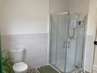 Town House with Free Parking - 8