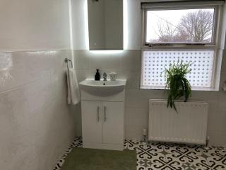 Town House with Free Parking - 7