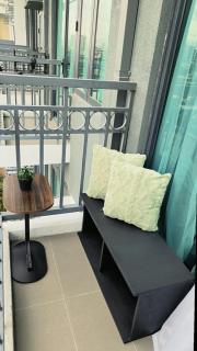 Art Gallery Stay 2 Balcony have a Great View of City Skyline - 7